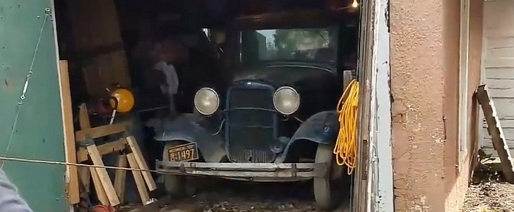 1932 Ford Model B pickup truck