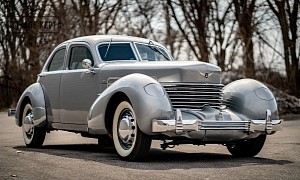 1937 Cord 812 Supercharged Looks Like a Big V8 Chunk of Pre-WWII Silver Heritage