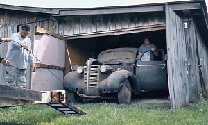 1938 Buick Comes Out of the Barn After 30 Years, It's an All-Original Survivor