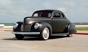 1939 Ford DeLuxe Looks Like a Mafia Car, Screams "Get Out of the Way!"