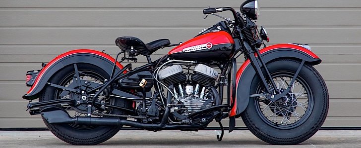 1946 Harley-Davidson WL in red and black