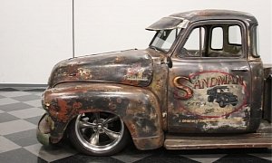 1952 Chevrolet 3100 Sandman Comes with a Window in the Hood