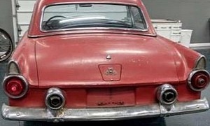 1955 Ford Thunderbird Parked for 52 Years Is a Mysterious Barn Find
