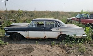 1958 Chevrolet Bel Air Rotting Away in a Yard Is Ready to Go for Pocket Money