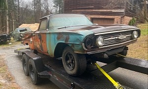 1960 Chevrolet El Camino Looks Like a Barn Find That Should Have Stayed in the Barn