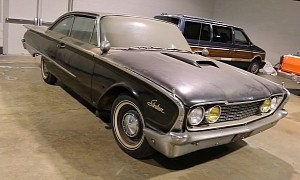 1960 Ford Starliner Comes Out of Storage After 50 Years, It's a Family-Owned Survivor