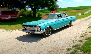 1961 Chevrolet Biscayne Gets Saved From the Crusher, Runs and Drives After 30 Years