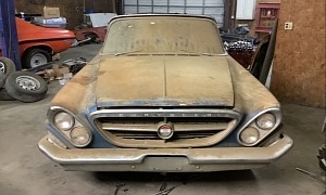 1961 Chrysler 300G Parked for 50 Years Is a Rare Gem With a Mysterious Feature