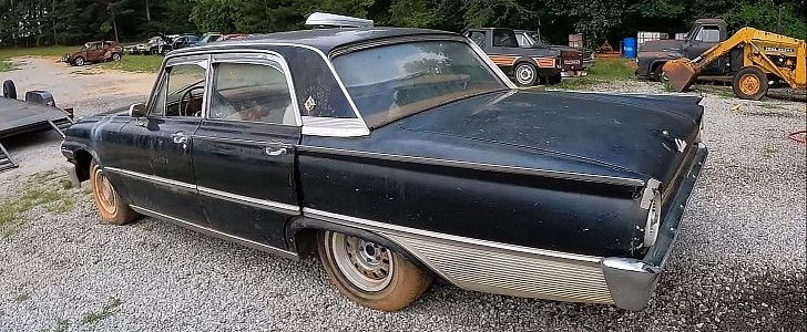 1961 Ford Galaxie Spent 24 Years in a Barn, 390 Big-Block V8 Comes ...