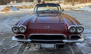 1962 Chevrolet Corvette Barn Find Is Rebecoming a Perfect 10 After 41 Years in Storage