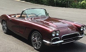 1962 Chevrolet Corvette Shows Why Nothing Can Beat the Shine of a Properly Made Restomod