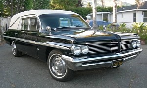 1962 Pontiac Bonneville Hearse Is One of Only 10 Built