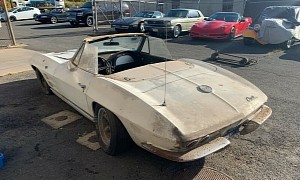 1963 Chevrolet Corvette Barn Find Looks Like It’s Been Abandoned for a Long Time