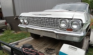 1963 Chevrolet Impala SS Spent the Last Decades in a Garage, Questionable Interior Job