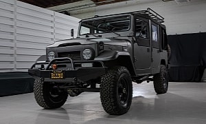 1964 Toyota Land Cruiser FJ40 Has Aged Like Fine Wine, Shows Up in All Its Boxy Glory