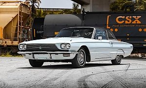 1966 Ford Thunderbird Is Why Old Big-Engined Cars Still Rock