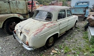 1967 Renault Dauphine Is a Rusty Barn Find That’ll Make You Go Oh La La