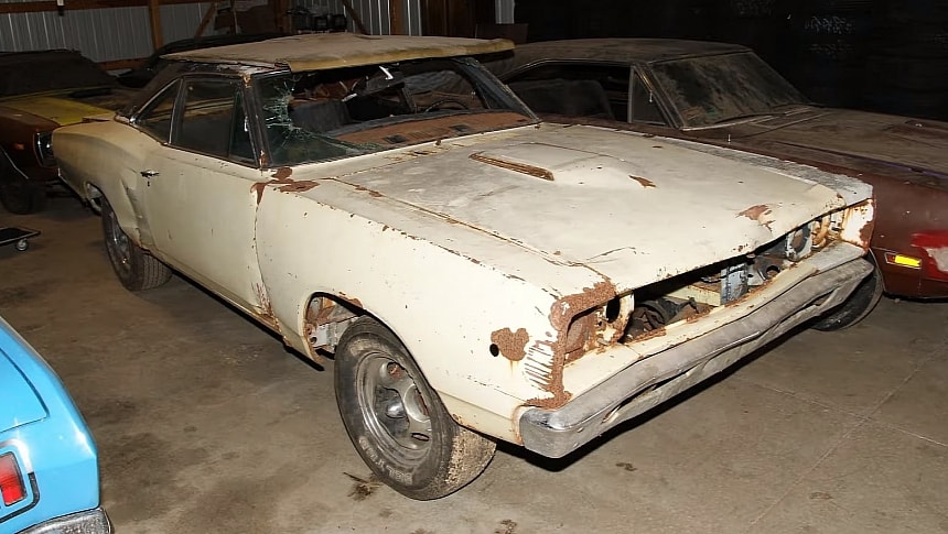 1968 Dodge HEMI Super Bee barn find