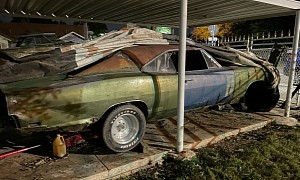 1969 Dodge Charger Hiding Under a Tarp Is Painful to Look At, Do It Anyway