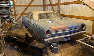 1969 Plymouth GTX Barn Find Discovered with $10,000 in Cash Under the Driver's Seat