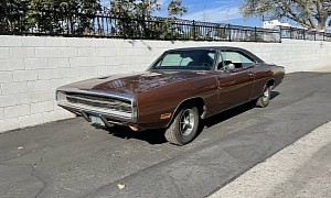 1970 Charger V8 Barn Find Has Something Other Than the HEMI Under the Hood