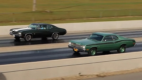 1970 Chevrolet Chevelle vs 1974 Plymouth Duster drag race