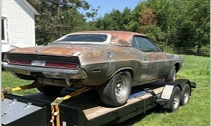1970 Dodge Challenger SE Parked 29 Years Ago Moves a Bit to Expose a Sad Sight