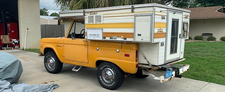 1970 Ford Bronco camper