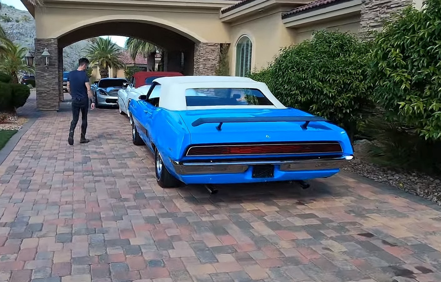 1970 Ford Torino GT Mixes Stunning Grabber Blue Paint With Rare 