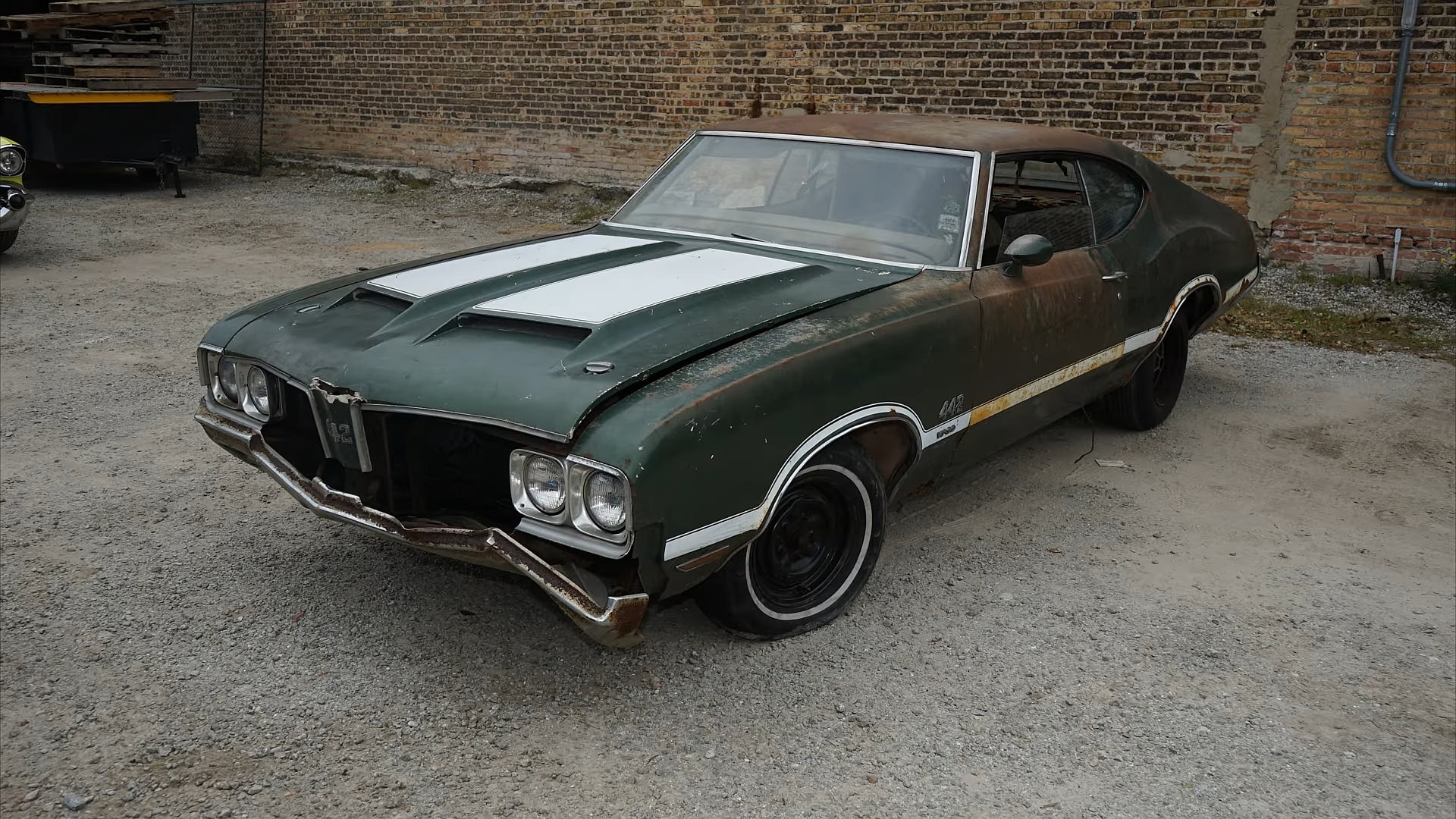 1970 Oldsmobile 442 W30 Parked for 45 Years Is a Rare, Rat