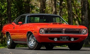 1970 Plymouth Cuda Comes With 37 Factory Options, Was Used as a Demonstrator
