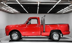 1971 Chevrolet C10 With Vertical Exhausts Shows the Proper Use of a Stepside