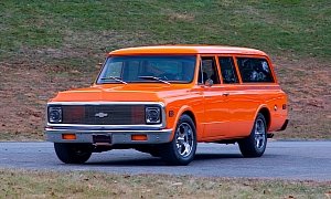 1971 Chevrolet Suburban Is the Orange Treat of the Week