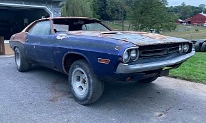 1971 Dodge Challenger Was Born with a High Impact Paint, Whoever Saves It Now Is a Hero