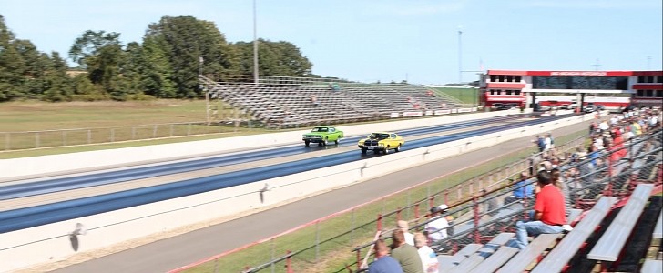 1971 Plymouth Duster 340 Drag Races 1970 Buick GSX Stage 1