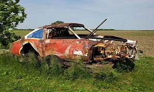1971 Plymouth HEMI Road Runner NASCAR Found on a Field, Has Been Missing for Decades