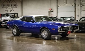 1974 Dodge Charger Is a Timely Affordable R/T Tribute in White and Blue Disguise