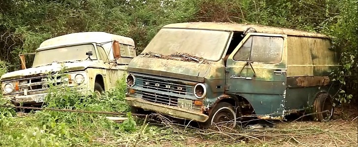 abandoned 1974 Ford Econoline