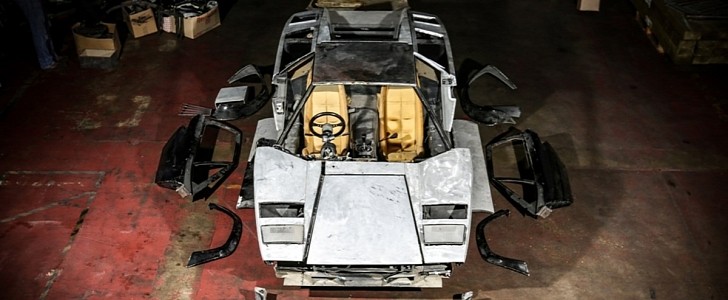 Disassembled 1982 Lamborghini Countach LP 5000 S emerges after 13 years, is selling to the highest bidder