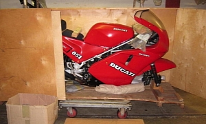 1989 Ducati 851 Luchinelli Replica Racing Bike New in Crate Up for Grabs
