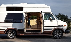 1993 Chevy Van Is a Design Exercise in Transformations, Allows for Multiple Configurations