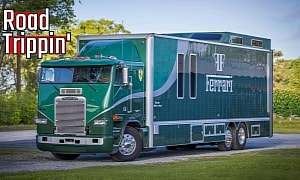 1993 Freightliner Custom Hauler Boasts Fully Equipped Kitchen and Room for Three Supercars