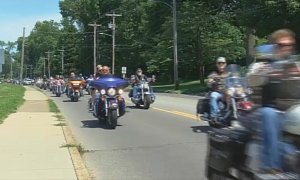 2,000 Bikers Leading Nicky Hayden’s Funeral