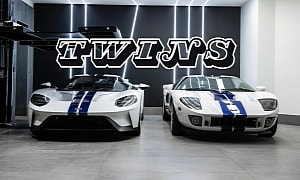 2006 Ford GT Poses Next to 2018 Ford GT, Both Are Looking for New Owners