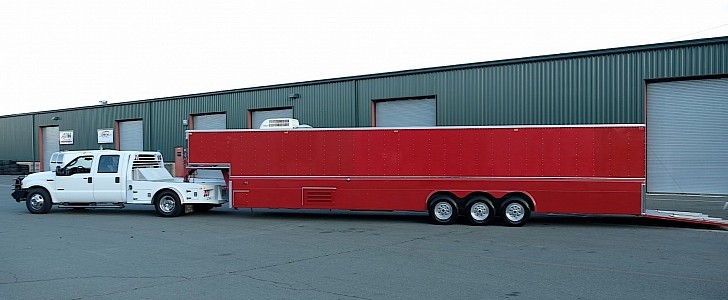 2007 Ford F-350 with Chaparral trailer