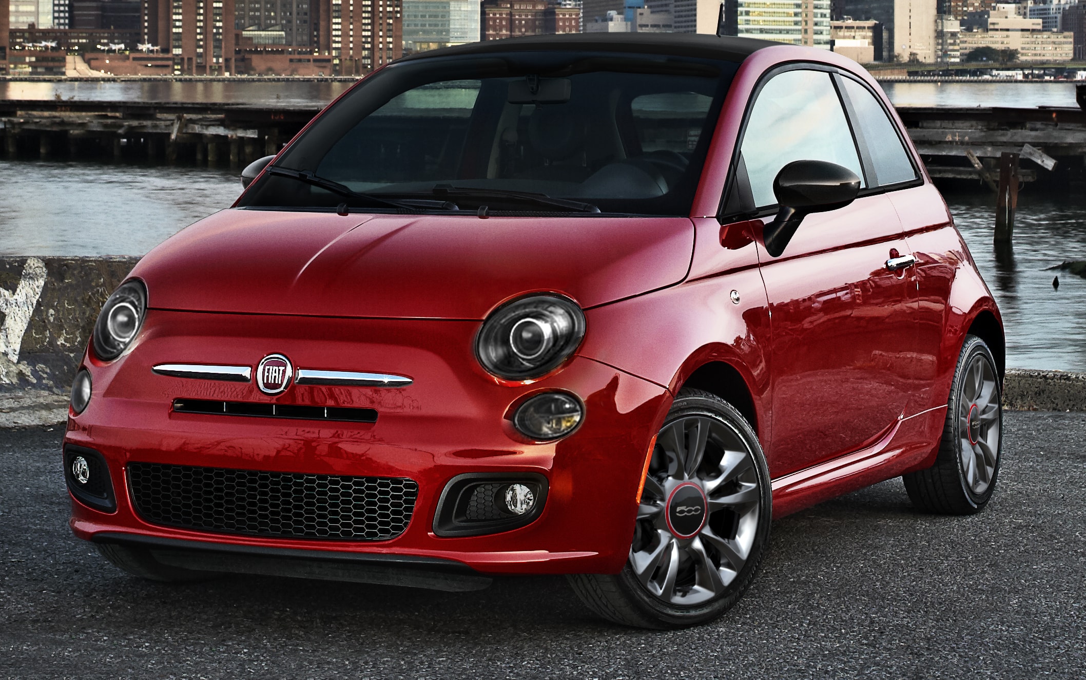 201 Fiat 500 Gets Sport Black Trim and TwoTone Appearance
