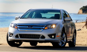 2010 Ford Fusion Hybrid Gets IIHS Top Safety Pick
