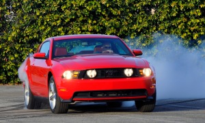 2010 Ford Mustang Gets Top IIHS Safety Rating