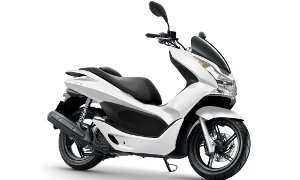 2010 Honda PCX125 Scooter Goes to the UK