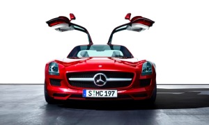 2010 Mercedes Benz SLS AMG: Official Details and Photos